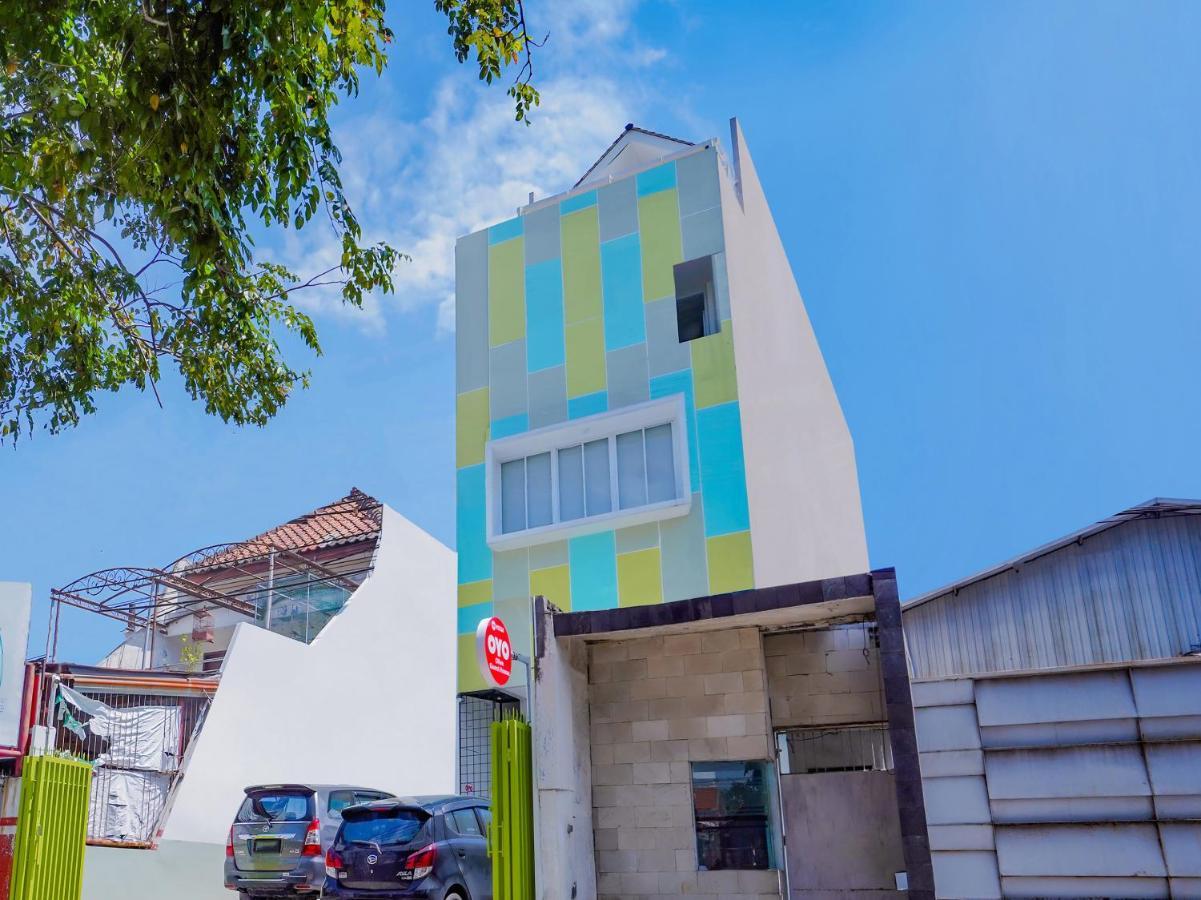 Super Oyo Capital O 90336 Olive Guest House سورابايا المظهر الخارجي الصورة