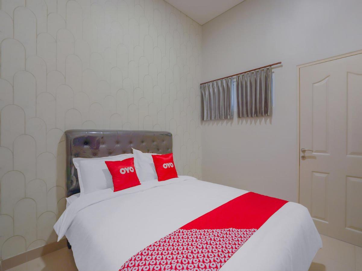 Super Oyo Capital O 90336 Olive Guest House سورابايا المظهر الخارجي الصورة