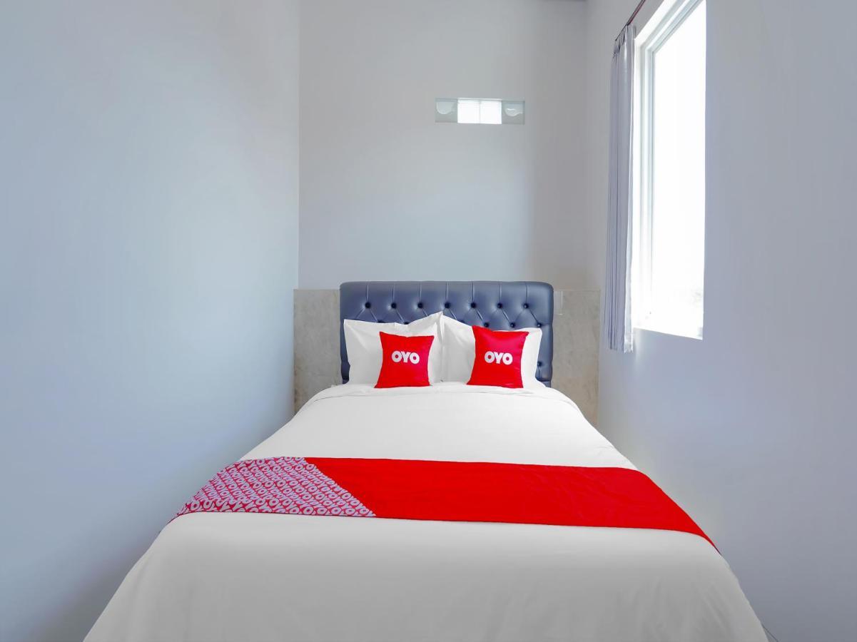 Super Oyo Capital O 90336 Olive Guest House سورابايا المظهر الخارجي الصورة