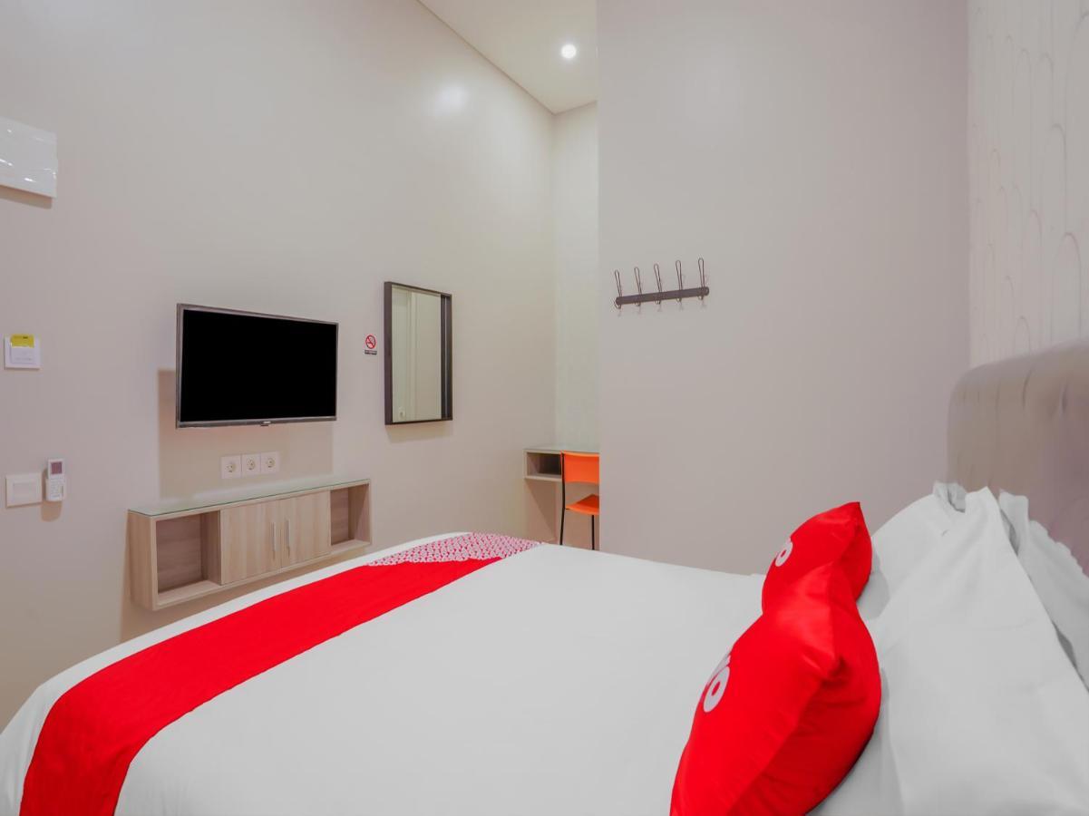 Super Oyo Capital O 90336 Olive Guest House سورابايا المظهر الخارجي الصورة