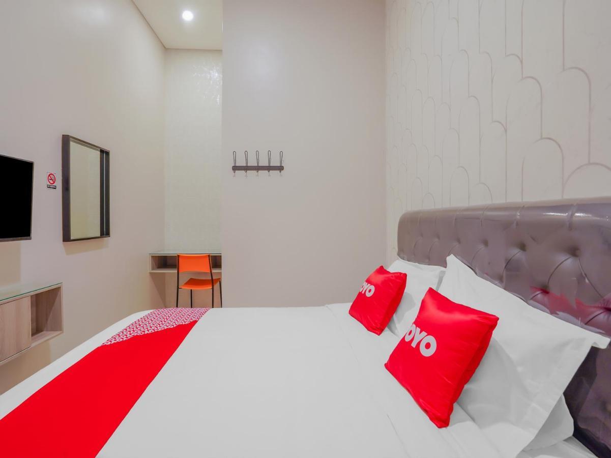 Super Oyo Capital O 90336 Olive Guest House سورابايا المظهر الخارجي الصورة
