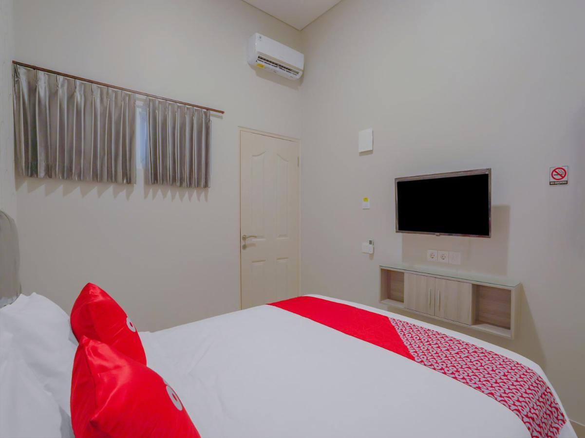 Super Oyo Capital O 90336 Olive Guest House سورابايا المظهر الخارجي الصورة